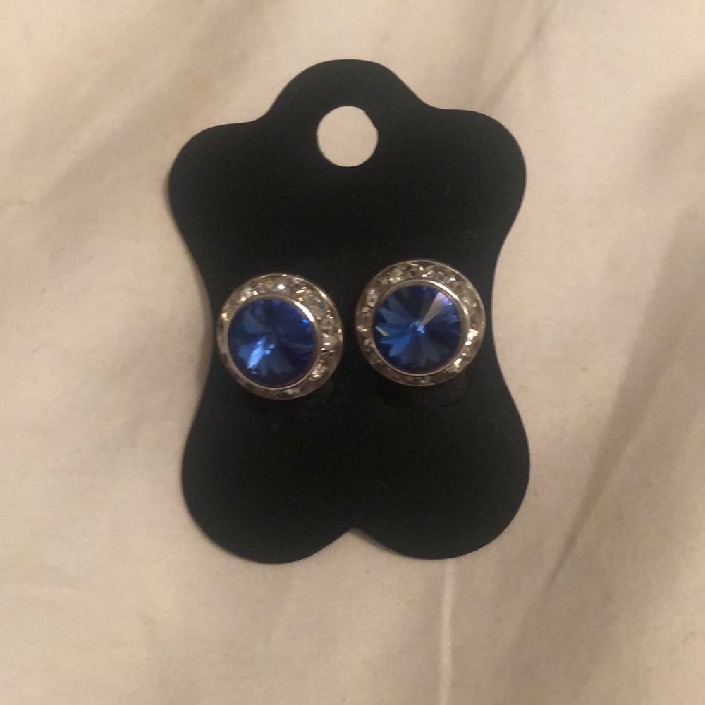 Never worn earrings